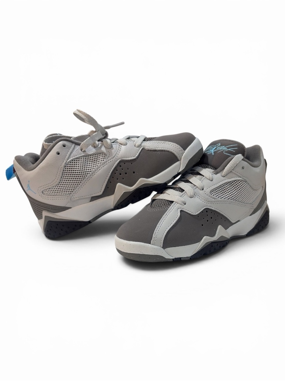 Jordan MVP 92 Low-Top Sneakers In White, Gray & Light Blue Size 4Y